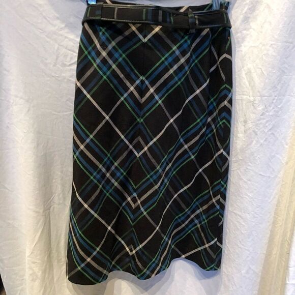 Nine and Company Skirt Petite 8P Black with geometric design - Picture 2 of 9